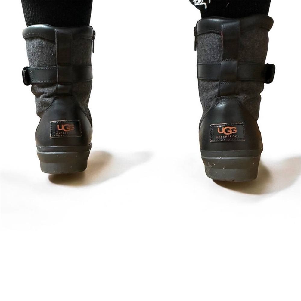 UGG Kesey Black and Gray Lace-Up Boots women’s 9.5 Vintage Combat Look - Picture 2 of 8